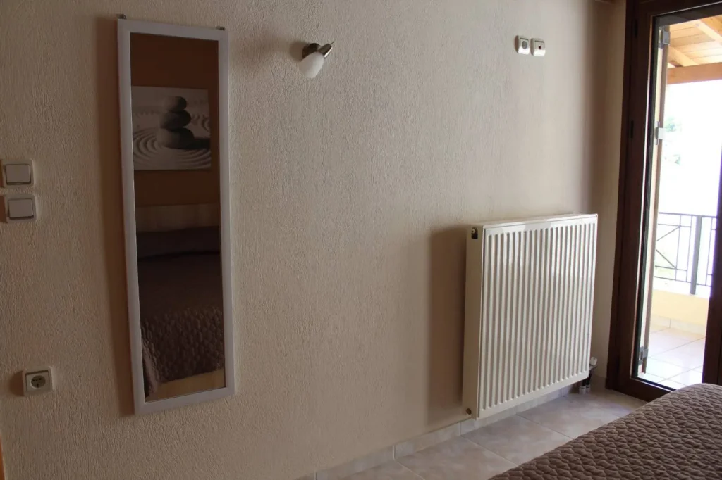 Stay in the most strategic location in Skiathos Town. Antelia Homes location combines the vibrant Skiathos Town with the peace and quiet of the surrounding area, with three apartment options. From couples to families, Antelia Homes caters to everyone's needs, ensuring your comfort during your stay in Skiathos Town.