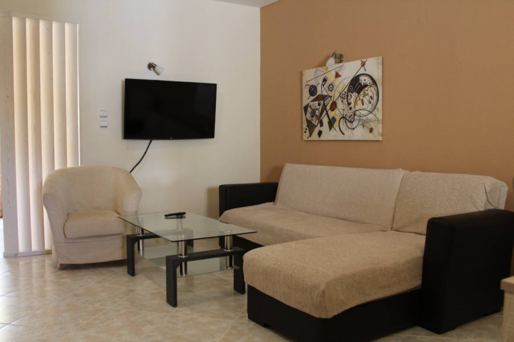 Stay in the most strategic location in Skiathos Town. Antelia Homes location combines the vibrant Skiathos Town with the peace and quiet of the surrounding area, with three apartment options. From couples to families, Antelia Homes caters to everyone's needs, ensuring your comfort during your stay in Skiathos Town.