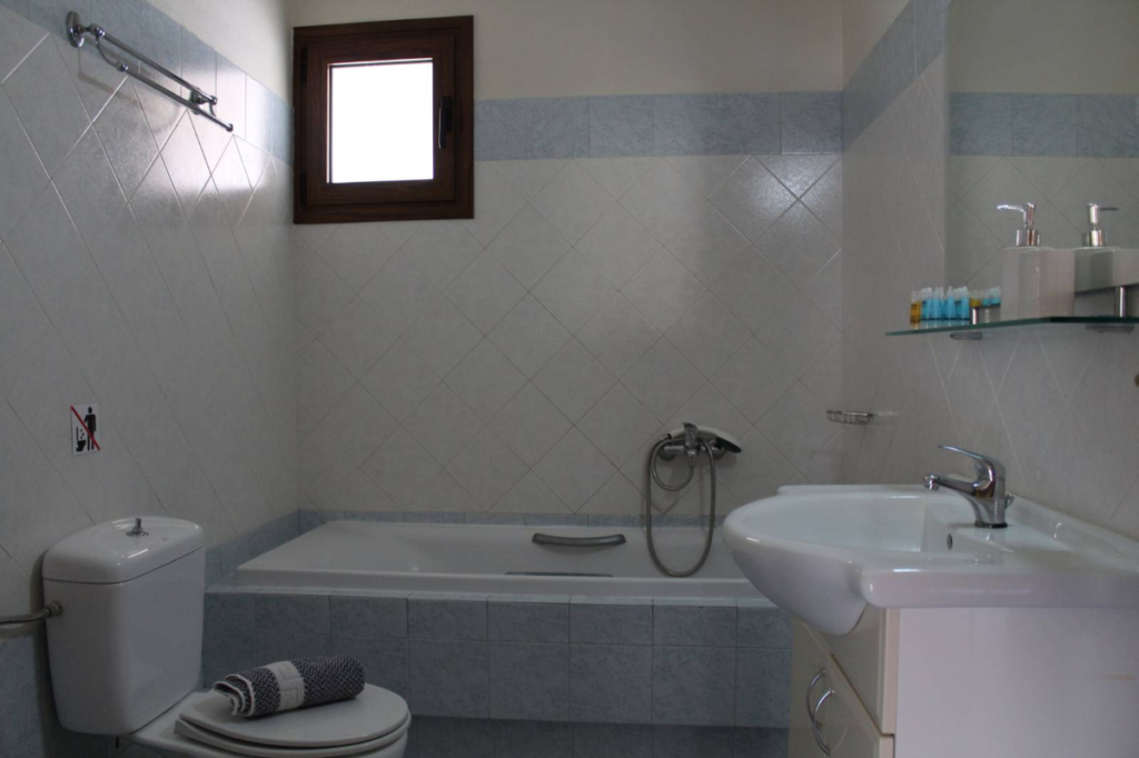 Stay in the most strategic location in Skiathos Town. Antelia Homes location combines the vibrant Skiathos Town with the peace and quiet of the surrounding area, with three apartment options. From couples to families, Antelia Homes caters to everyone's needs, ensuring your comfort during your stay in Skiathos Town.