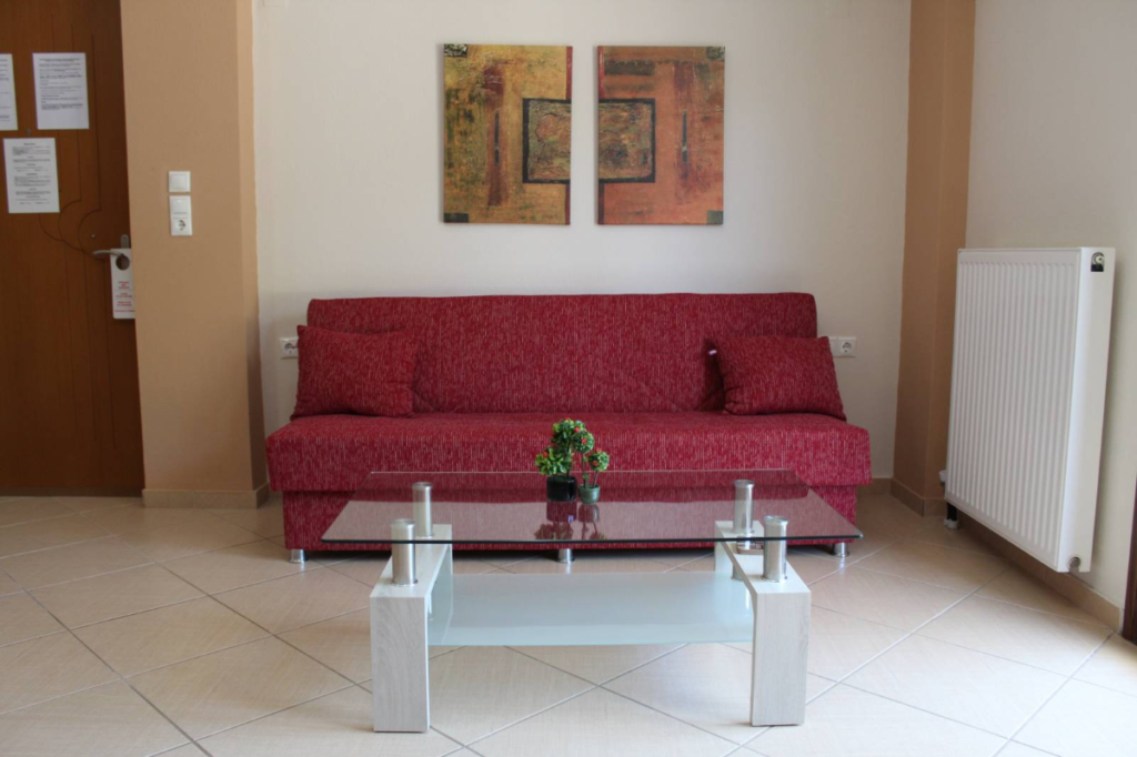 Stay in the most strategic location in Skiathos Town. Antelia Homes location combines the vibrant Skiathos Town with the peace and quiet of the surrounding area, with three apartment options. From couples to families, Antelia Homes caters to everyone's needs, ensuring your comfort during your stay in Skiathos Town.