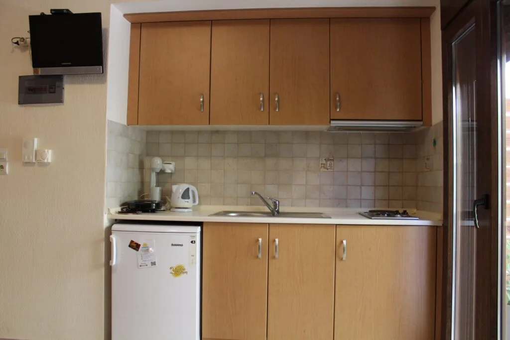 Stay in the most strategic location in Skiathos Town. Antelia Homes location combines the vibrant Skiathos Town with the peace and quiet of the surrounding area, with three apartment options. From couples to families, Antelia Homes caters to everyone's needs, ensuring your comfort during your stay in Skiathos Town.