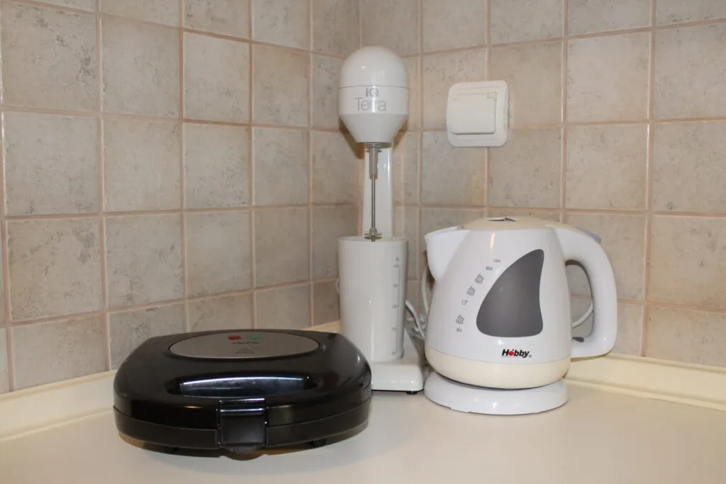 Stay in the most strategic location in Skiathos Town. Antelia Homes location combines the vibrant Skiathos Town with the peace and quiet of the surrounding area, with three apartment options. From couples to families, Antelia Homes caters to everyone's needs, ensuring your comfort during your stay in Skiathos Town.